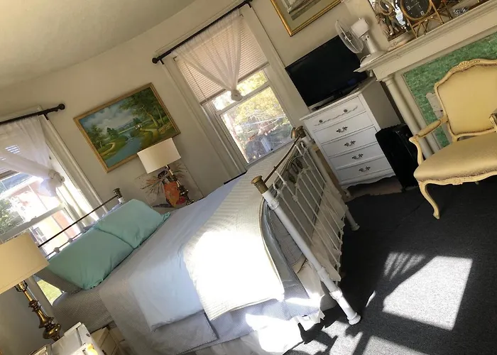 Guest house Highland Park *